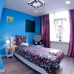 Five Star Scheveningen Bed And Breakfast