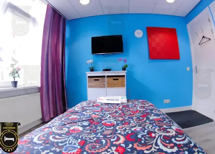 Five Star Scheveningen Bed And Breakfast